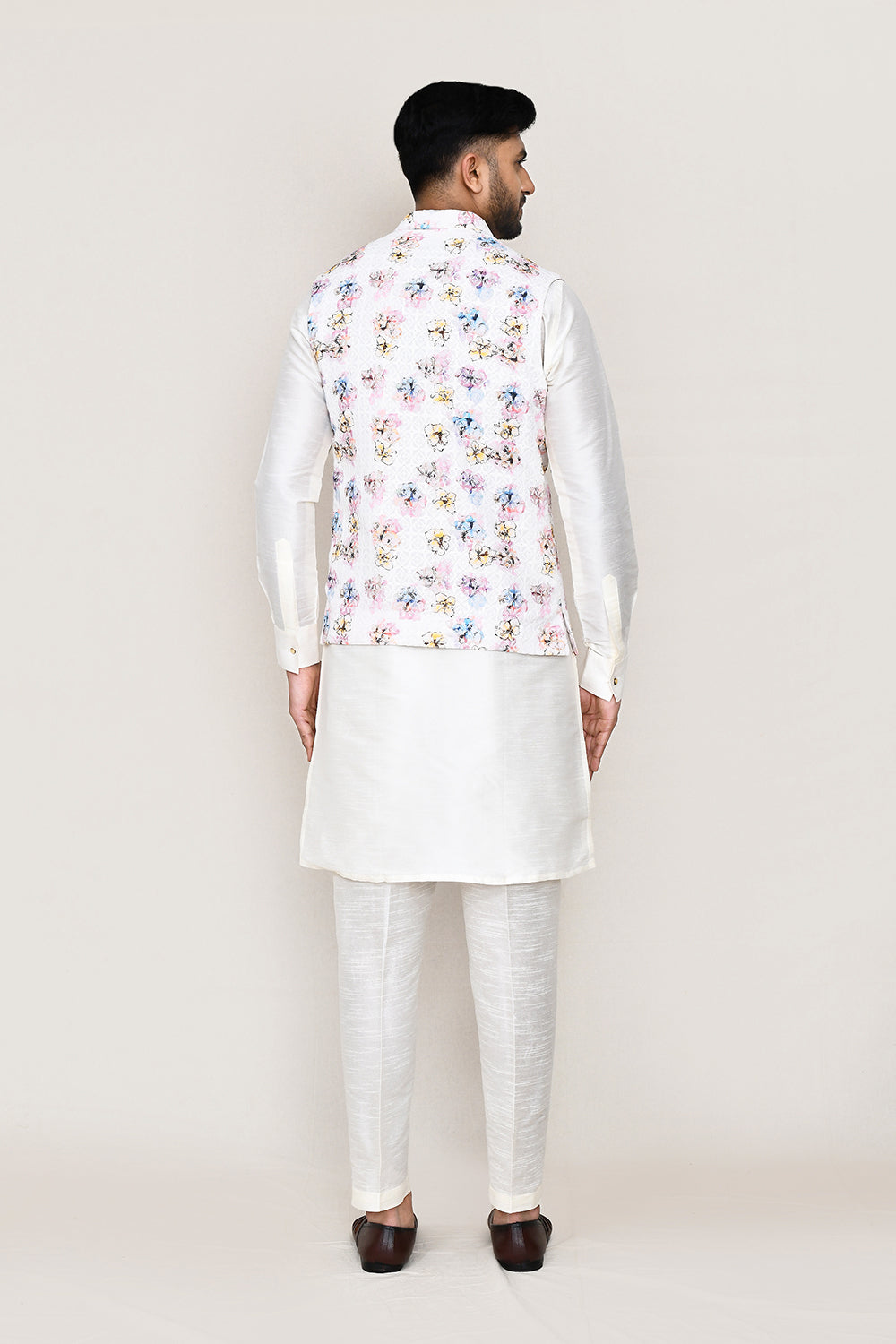 White Kurta with Straight Fit Pant And Jacket