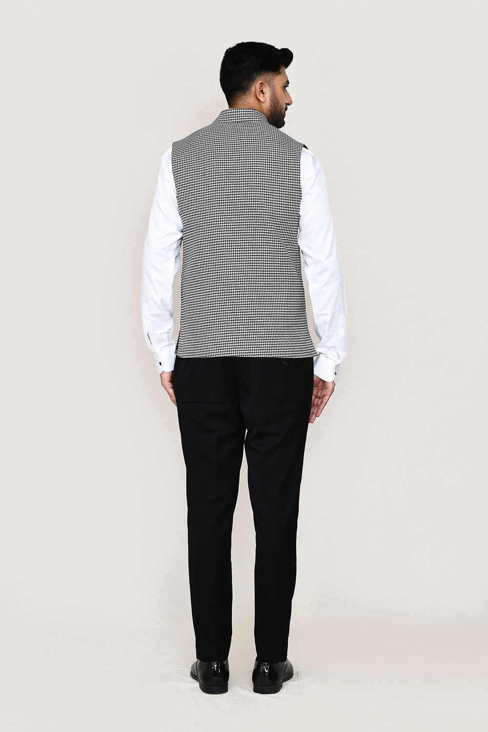 White Kurta with Straight Fit Pant And Jacket