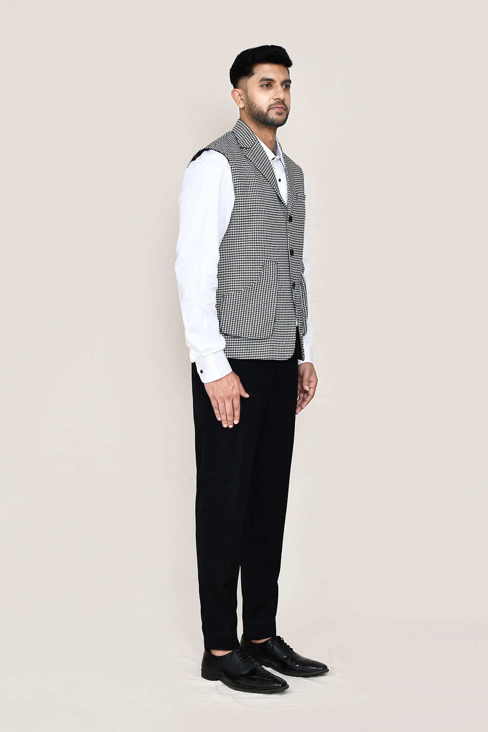 White Kurta with Straight Fit Pant And Jacket