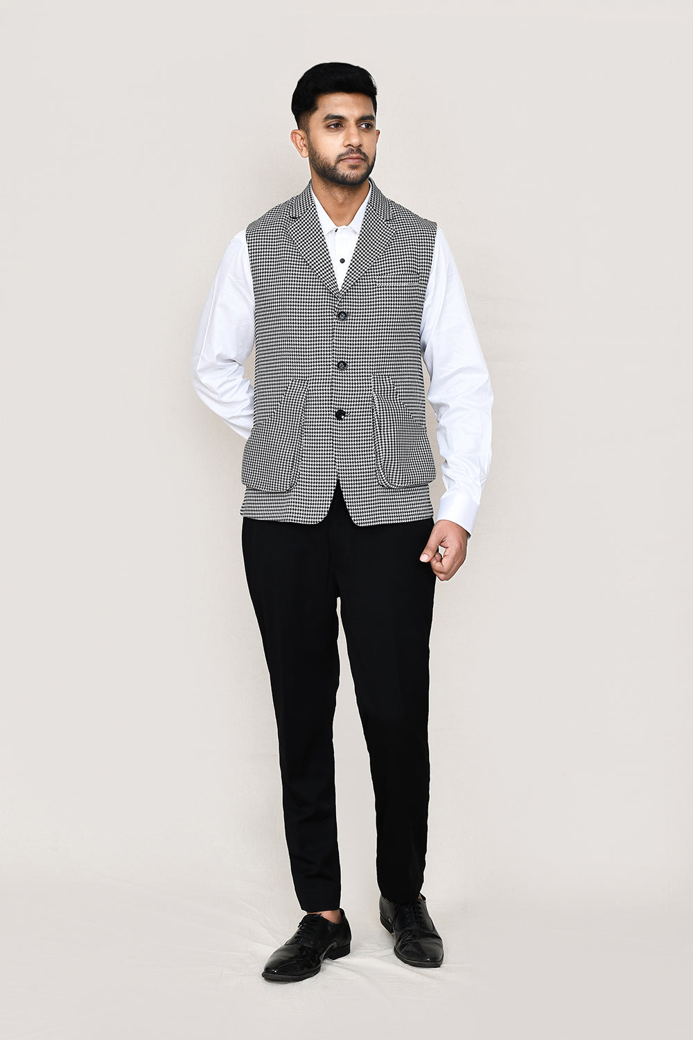 White Kurta with Straight Fit Pant And Jacket