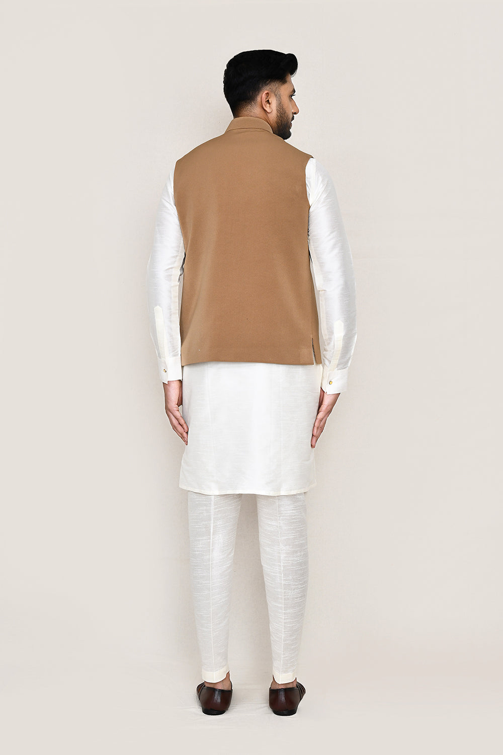 White Kurta with Straight Fit Pant And Jacket