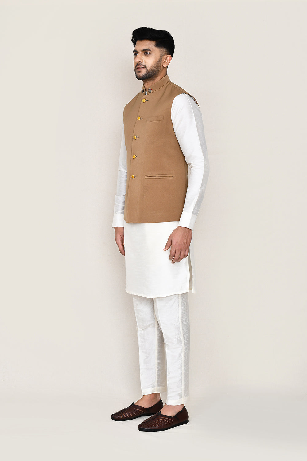 White Kurta with Straight Fit Pant And Jacket