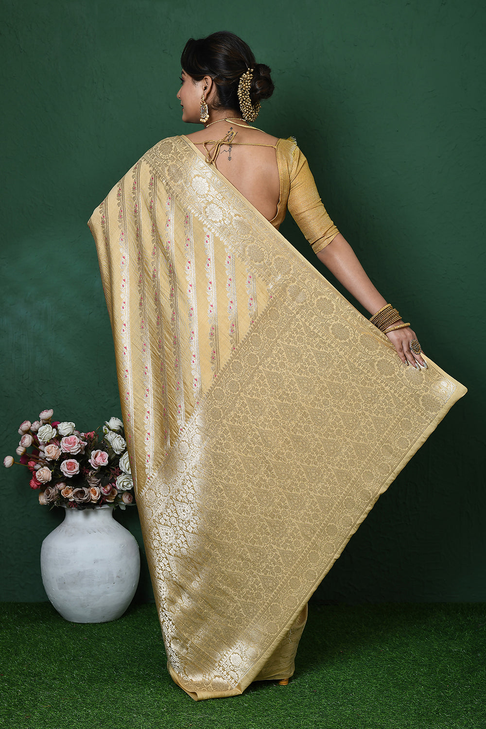 Vez Cream Banarasi Silk Saree