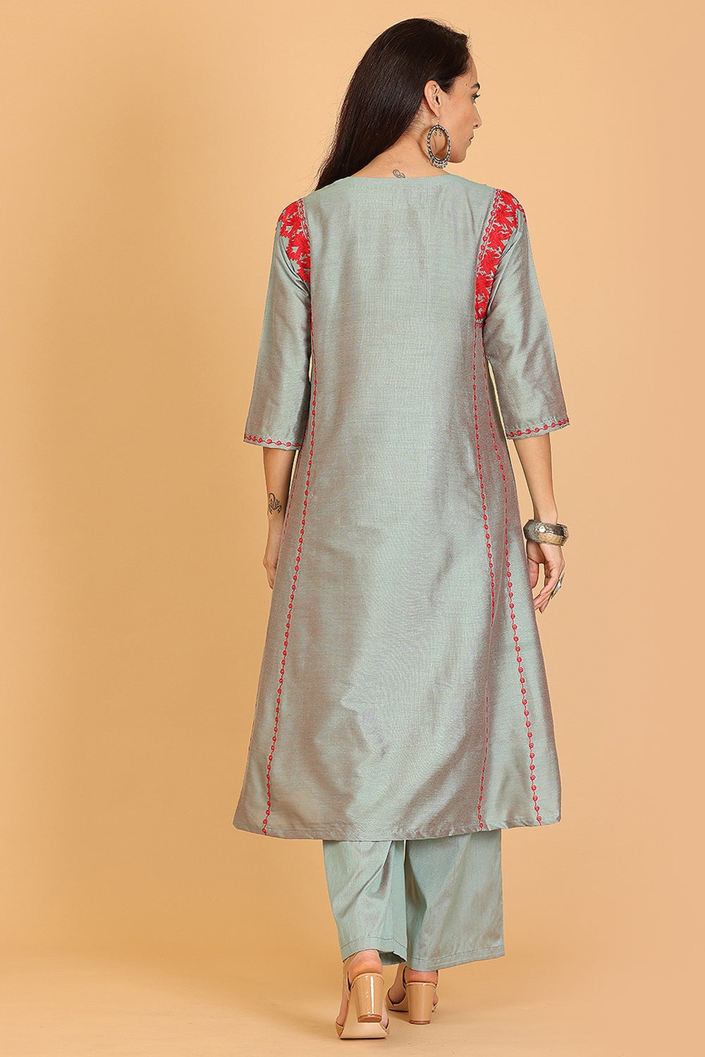 Green Cotton Silk Kurta Set With Embroidery