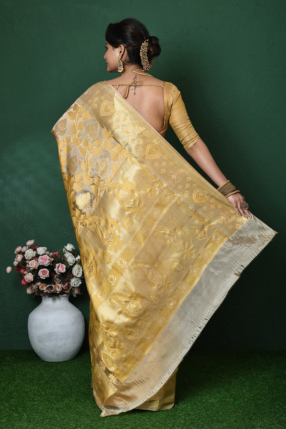 Vez Cream Banarasi Silk Saree